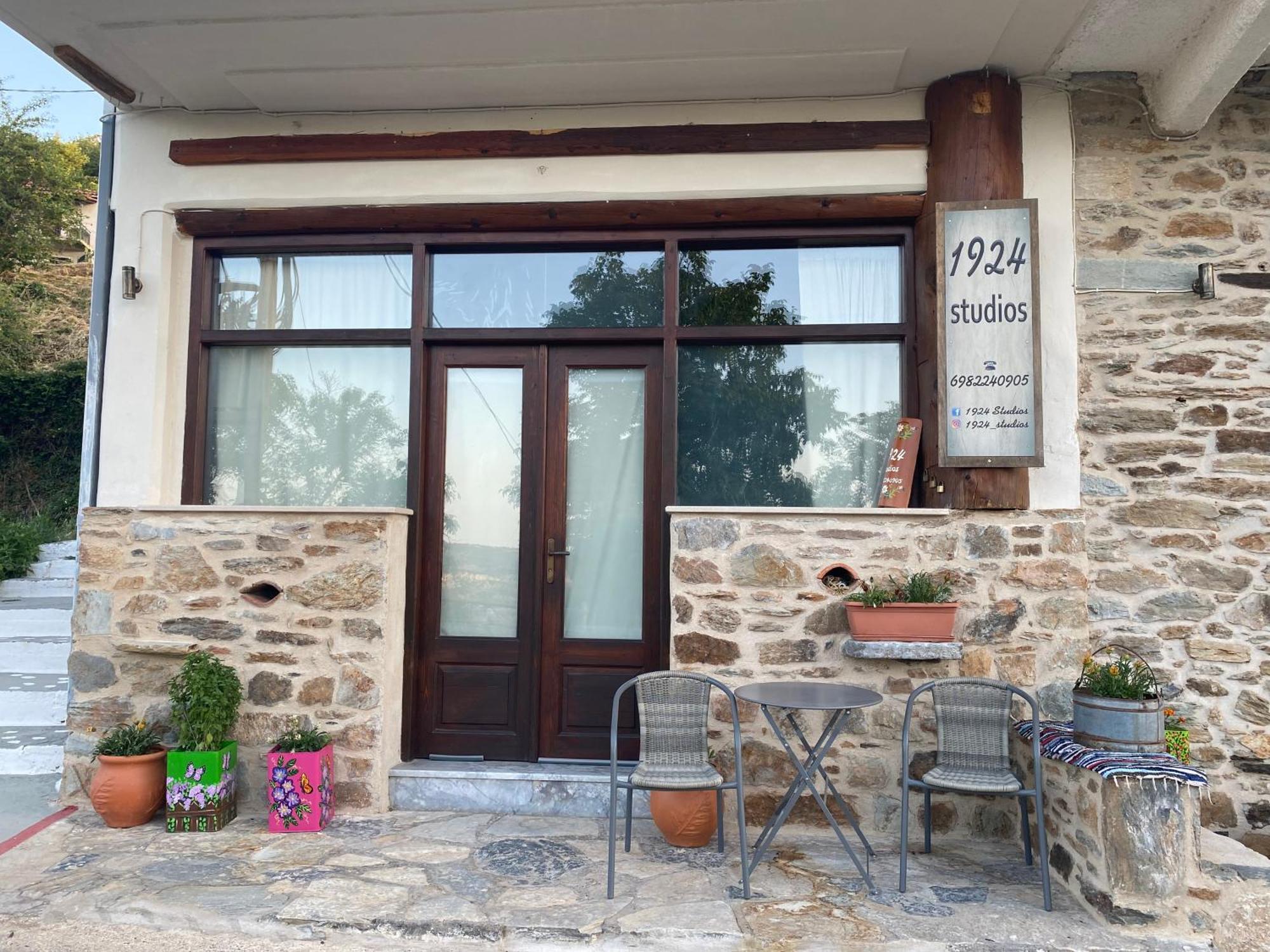 1924 Studios 4 Agios Petros  Exterior photo